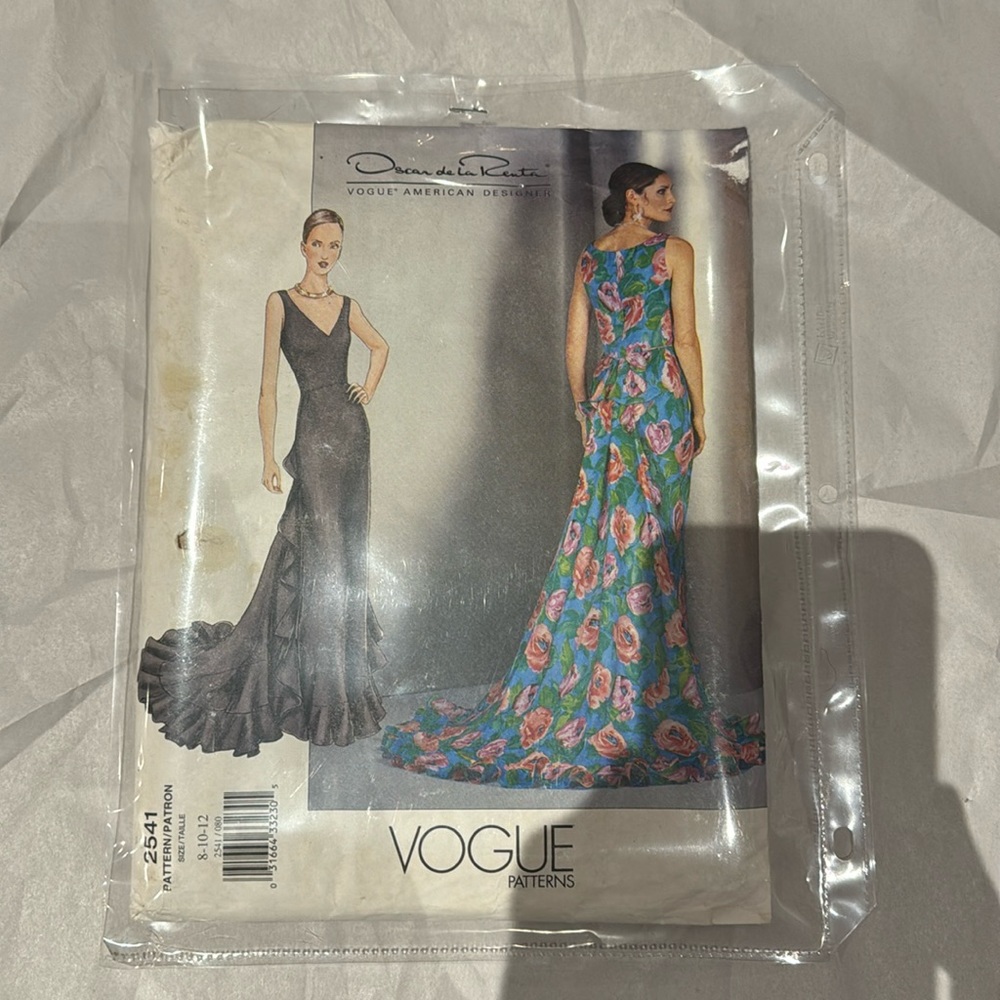 Oscar de la Renta Vogue Pattern 2541